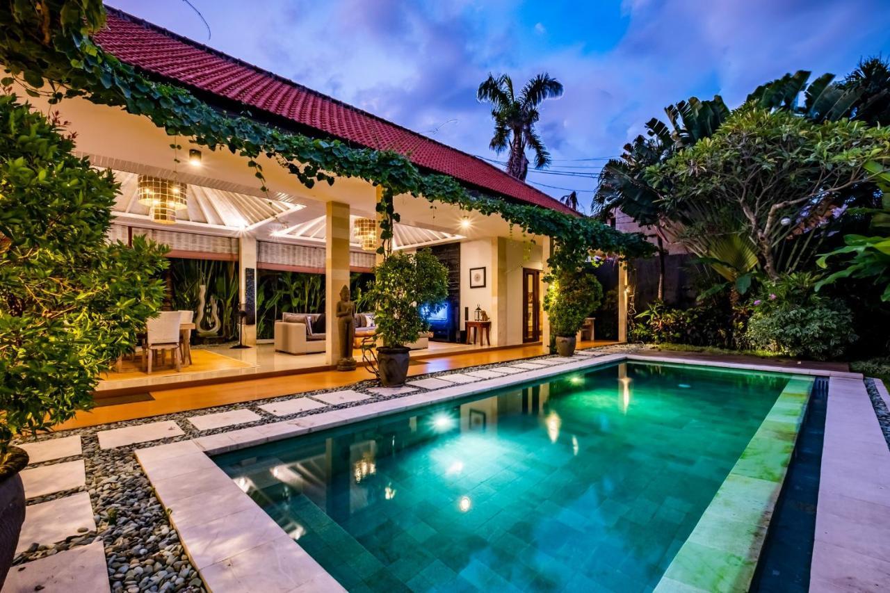 Central Seminyak Villa Martini المظهر الخارجي الصورة